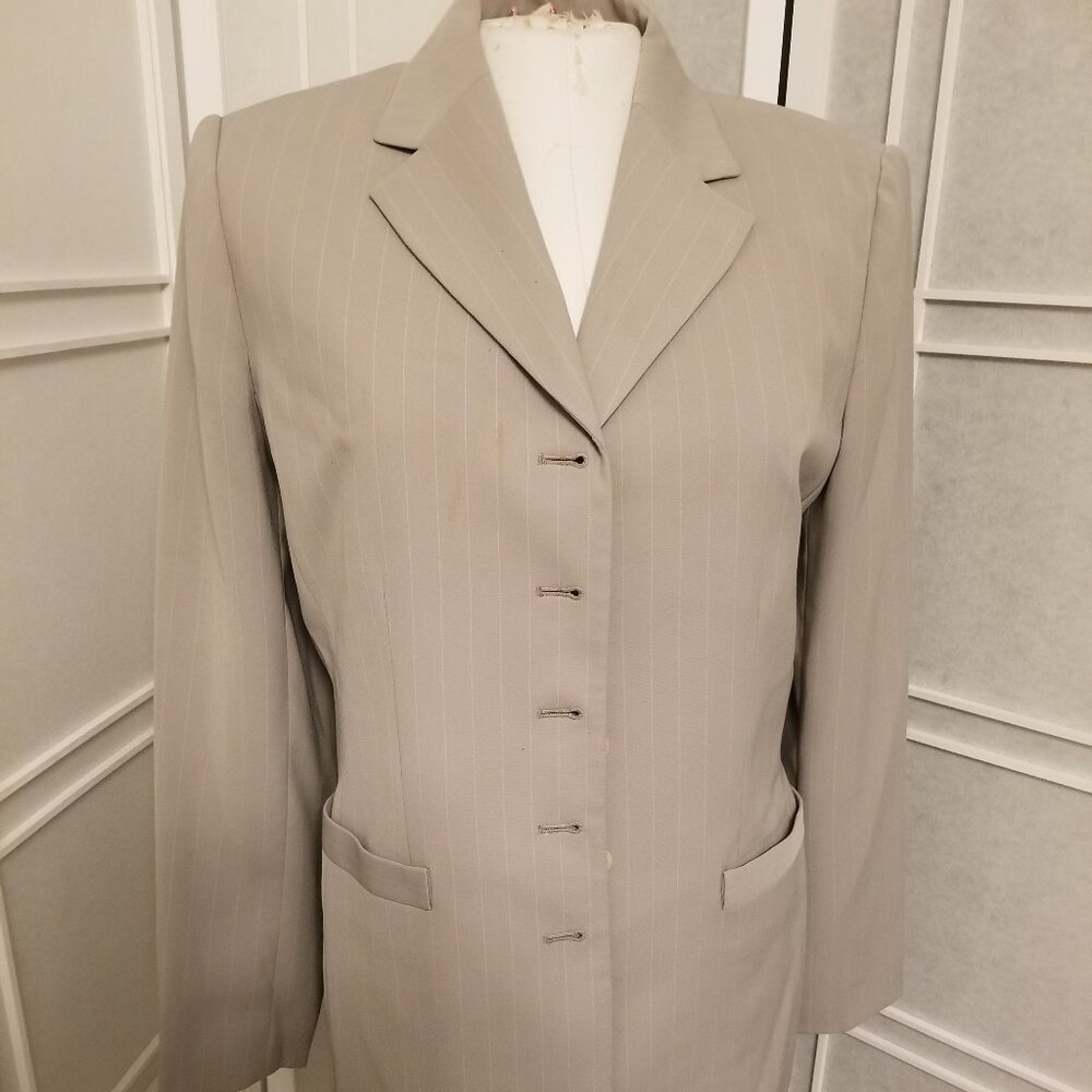 Donna Gray Size 8 Woman's Taupe Blazer